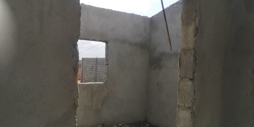 Venda Vivenda T3 inacabada no zango 3 , junto ao siac