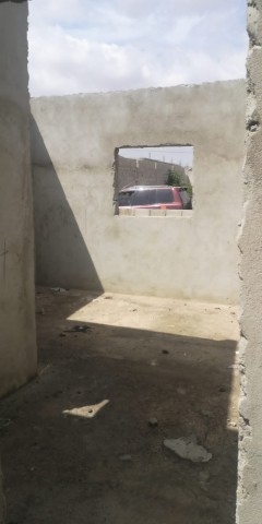 Venda Vivenda T3 inacabada no zango 3 , junto ao siac