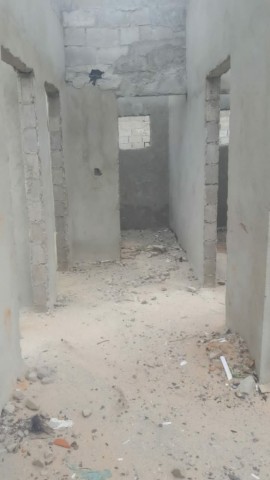 Venda Vivenda T3 inacabada no zango 3 , junto ao siac