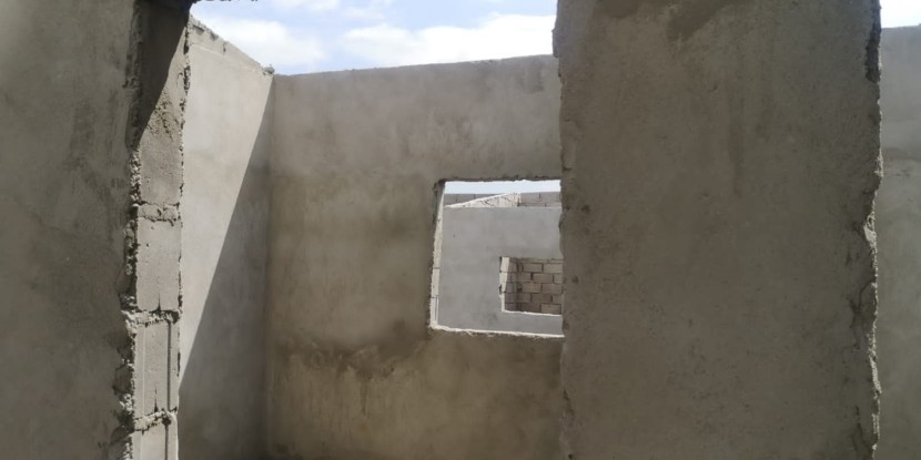 Venda Vivenda T3 inacabada no zango 3 , junto ao siac
