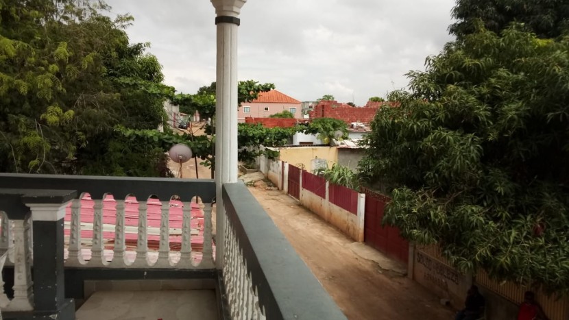 Venda Vivenda T5 a venda no Camama, junto ao SINFU
