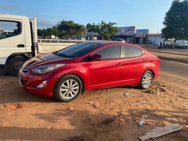 Venda Yhundai elantra impecavèl
