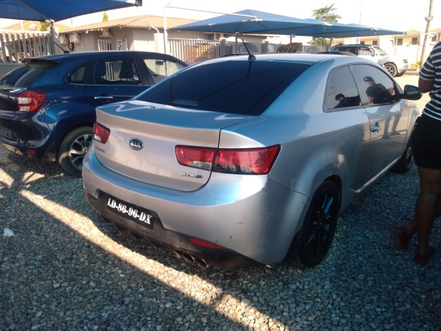 Venda Kia cerato koupe selado