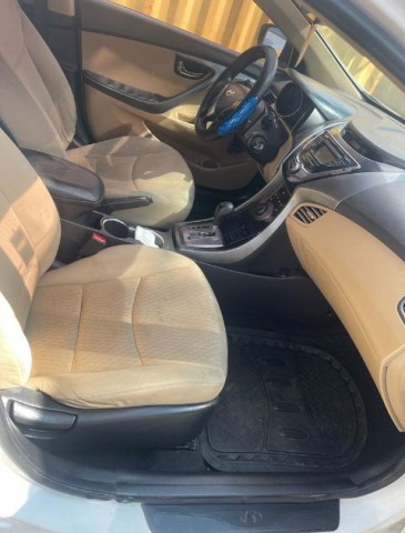 Venda HYUNDAI ELANTRA