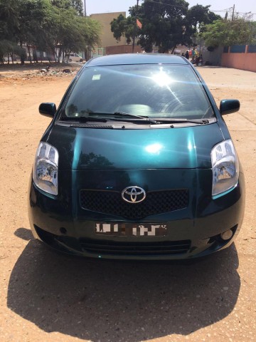 Venda Toyota Yaris automático