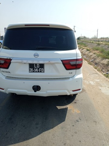Venda Nissan Patrol (Obama) Branco Pérola Km: 196.693km Motor selado Matrícula série: F.O Banco de Couro Ac. Gelo Preço: 30.Milhões negociáveis