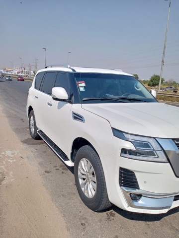 Venda Nissan Patrol (Obama) Branco Pérola Km: 196.693km Motor selado Matrícula série: F.O Banco de Couro Ac. Gelo Preço: 30.Milhões negociáveis