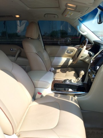 Venda Nissan Patrol (Obama) Branco Pérola Km: 196.693km Motor selado Matrícula série: F.O Banco de Couro Ac. Gelo Preço: 30.Milhões negociáveis