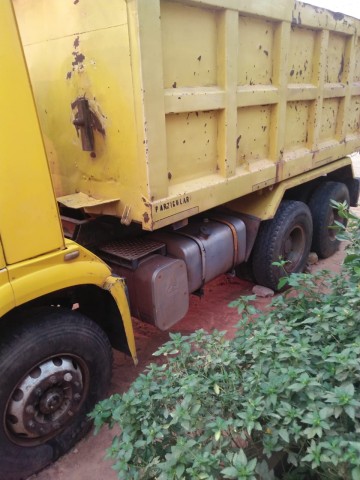Venda Camião Basculante Sinotruck Howo