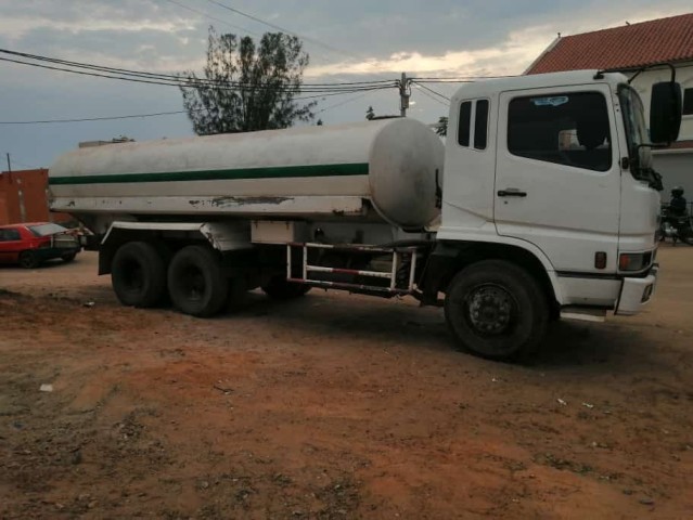 Venda Camião Cisterna Mitsubishi