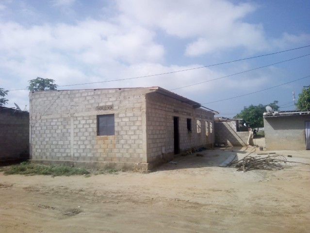 Venda Casas de 2 quartos e cozinha quintal não vedado, 7.000.000 kz negociável