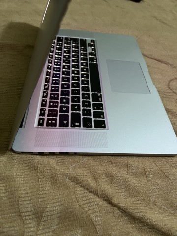 Venda MacBook Pro 15, i7, 16GB, 256gb
