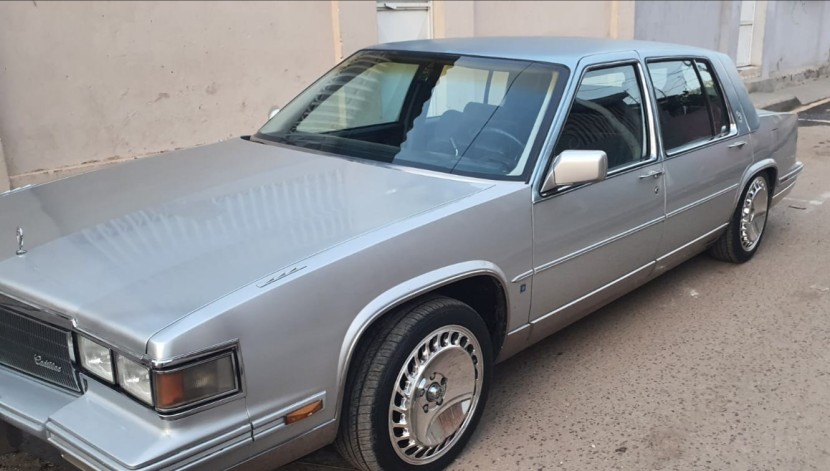 Venda Cadillac Fleetwood