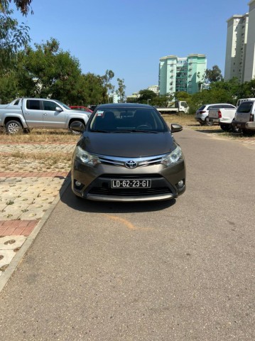 Venda Toyota yaris impecável
