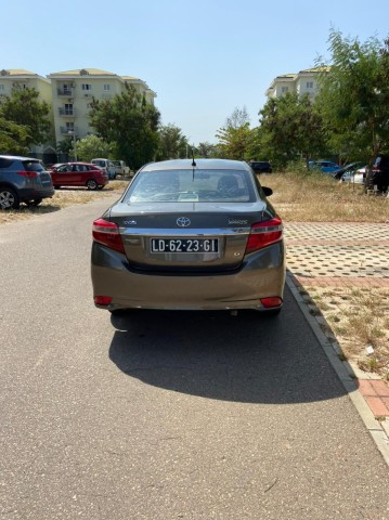 Venda Toyota yaris impecável