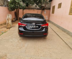 A venda Yhundai elantra impecável full