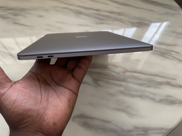 Venda MacBook Pro Touchbar 13/15 polegadas Core i7/16GB/512GB ano 2017,2018