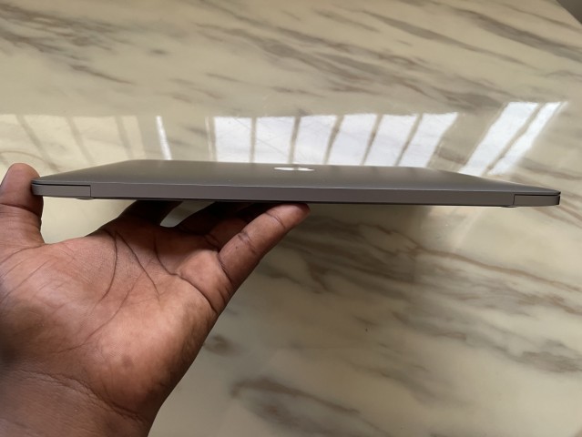 Venda MacBook Pro Touchbar 13/15 polegadas Core i7/16GB/512GB ano 2017,2018