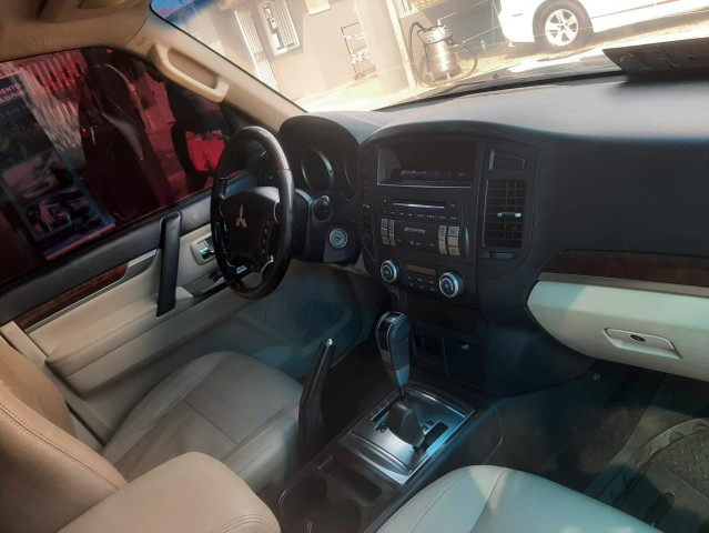 Venda Mitshubishi pajero impecável v6