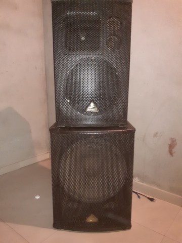 Venda COLUNAS BEHRINGER