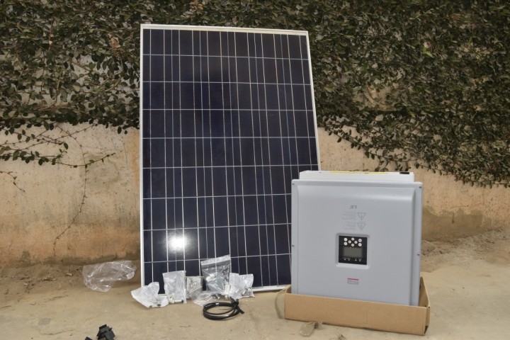 Venda 47 painéis solares de 200w com o seu inversor de 1 KVA
