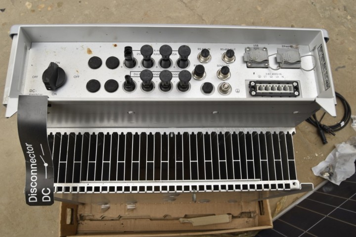 Venda 47 painéis solares de 200w com o seu inversor de 1 KVA