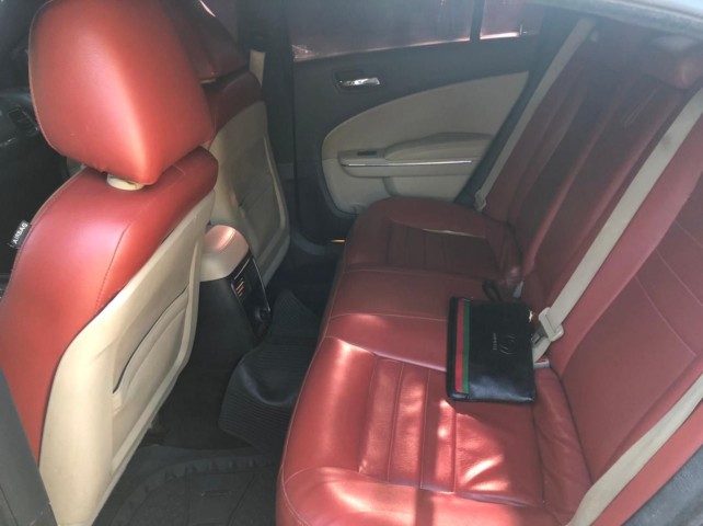 Venda Dodge challeng 5.7 v6 impecável