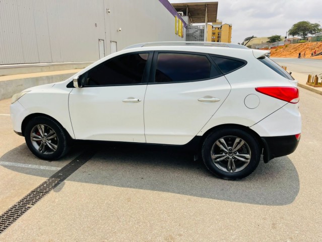Venda Yhundai tucson branquinho limpo