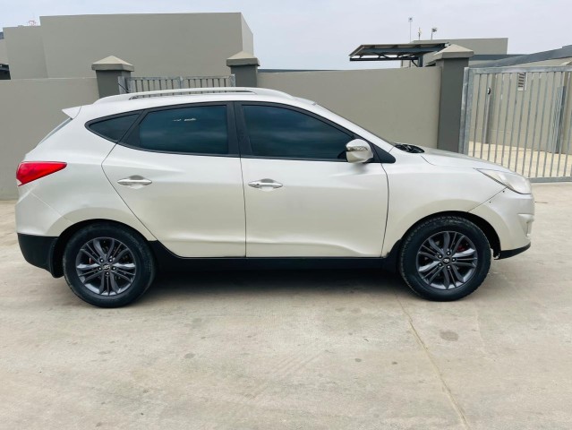 Venda Yhundai IX35 tucson impecável