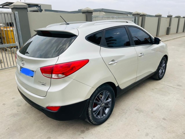Venda Yhundai IX35 tucson impecável