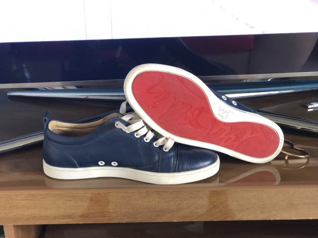 Venda Christian Louboutin clássica