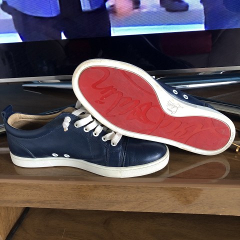Venda Christian Louboutin clássica