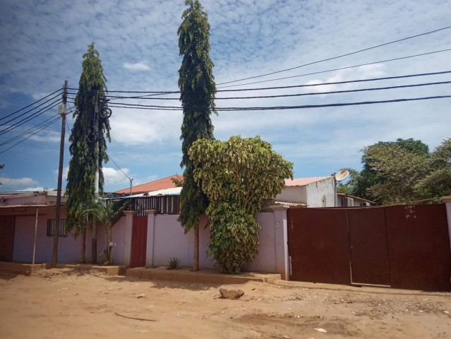 Venda Moradia T3 e Anexos T2;T1