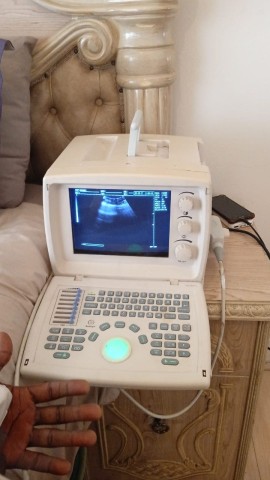 Venda Eu vendo minha maquina de ecografia usada ma