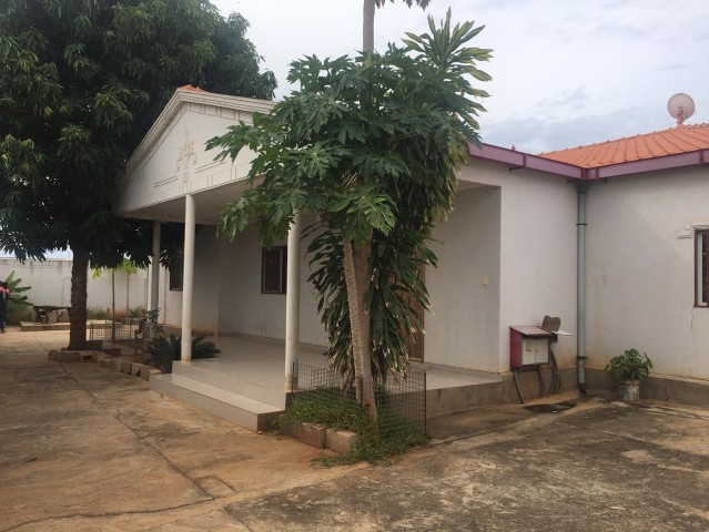 Venda Vende-se Uma Vivenda V4