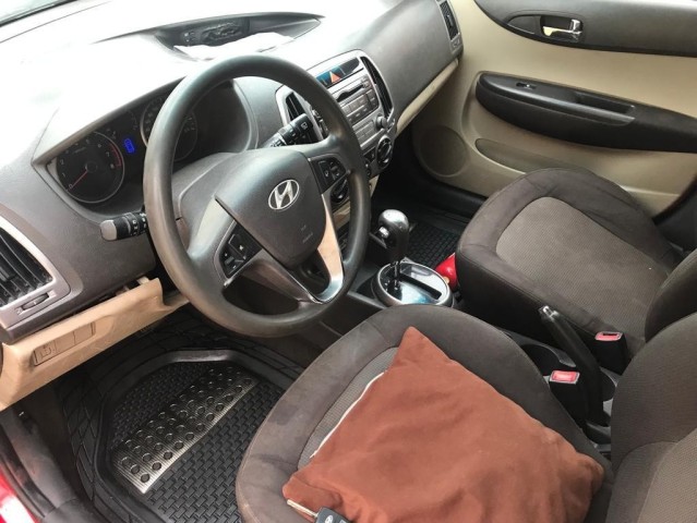 Venda Hyundai i20 - Vermelho
