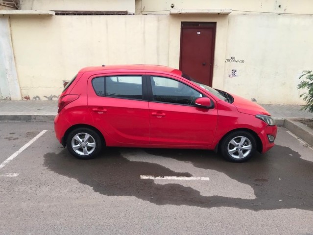 Venda Hyundai i20 - Vermelho