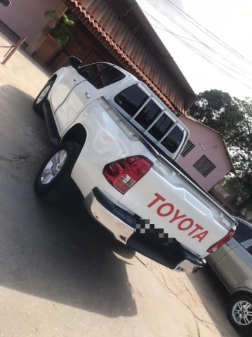 Venda TOYOTA Hilux João Lourenço