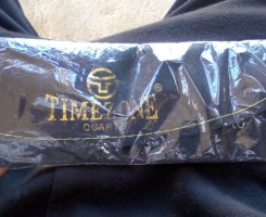 A venda Relógio TimeZone Quartz