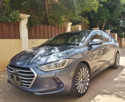 Comprar *HYUNDAI ELANTRA*