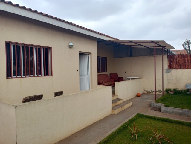 Venda Vivenda V3 No Condomínio Girassol EM Viana, Luanda Sul