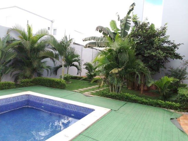 Venda Vendo está vivenda do tipo T5 e suítes com Mobília