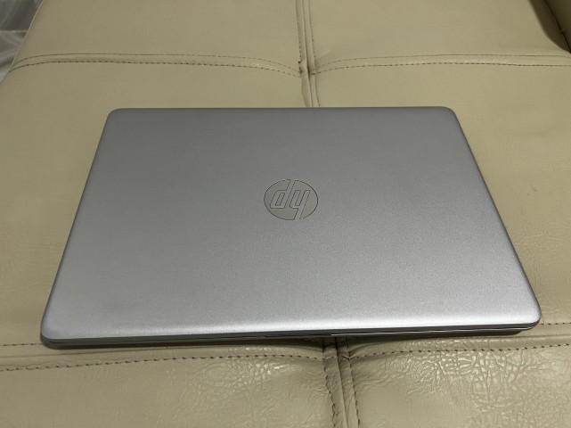 Venda Portátil HP 14s Core i5 10a geração 8GB RAM 256GB SSD semi novo