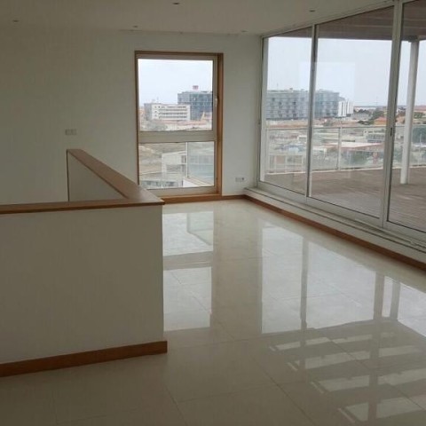 Venda Apartamento T4 duplex ( Penthouse) no Condomínio Terraços do Atlântico, em Talatona