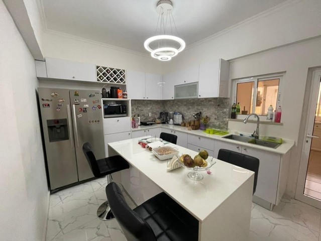 Venda Belíssimo apartamento T3 duplex com cobertura, no Condomínio dos Astros, Talatona