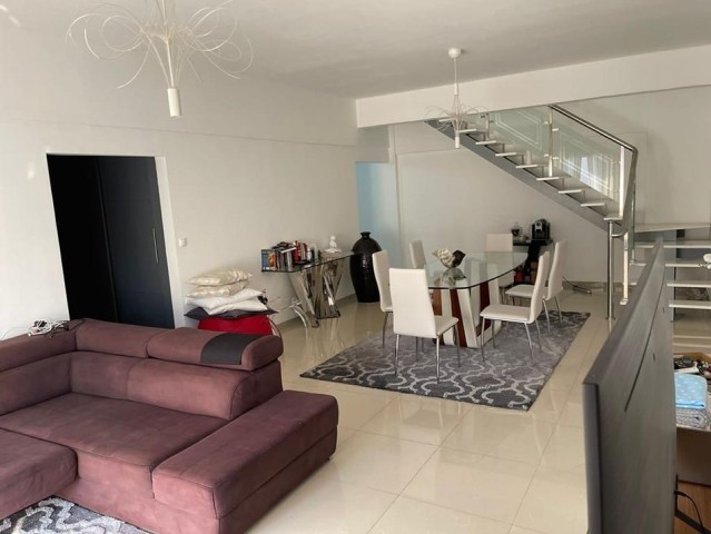 Venda Belíssimo apartamento T3 duplex com cobertura, no Condomínio dos Astros, Talatona