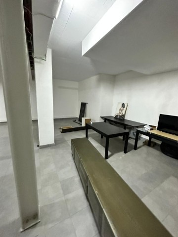 Venda LOJA COM 600 M² NA NA AVENIDA LINO DIAS (INGOMBOTAS)