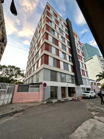 Venda LOJA COM 600 M² NA NA AVENIDA LINO DIAS (INGOMBOTAS)