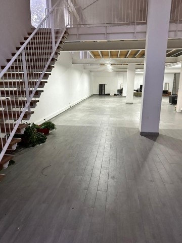 Venda LOJA COM 600 M² NA NA AVENIDA LINO DIAS (INGOMBOTAS)