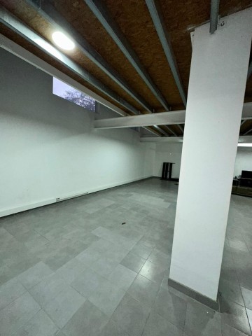 Venda LOJA COM 600 M² NA NA AVENIDA LINO DIAS (INGOMBOTAS)